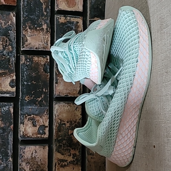 Adidas deerupt shoes! Sz 6 big kids - Picture 2 of 5